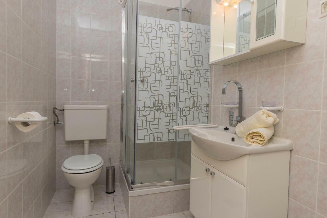 Apartmani Adria Lila Crikvenica Драмал Екстериор снимка
